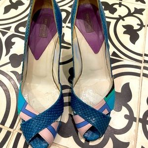 Emilio Pucci
Snakeskin D'Orsay Pumps